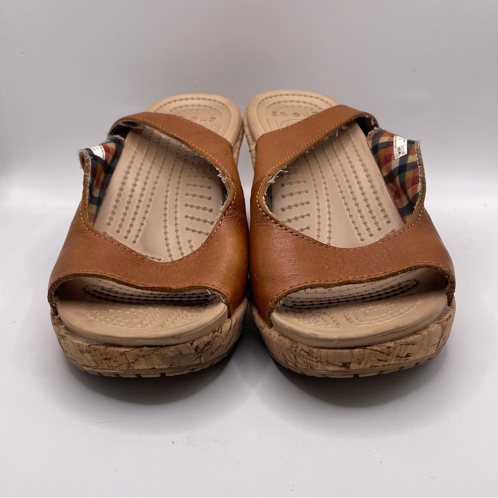 Crocs A Leigh Wedge Cork Women's Size 6 Beige Brown Strappy Beach Summer - Picture 2 of 8